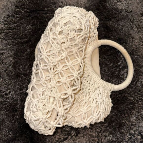 A New Day Creme Crochet Unstructured Medium Size Handbag Mermaidcore Beach Pool - Picture 5 of 10